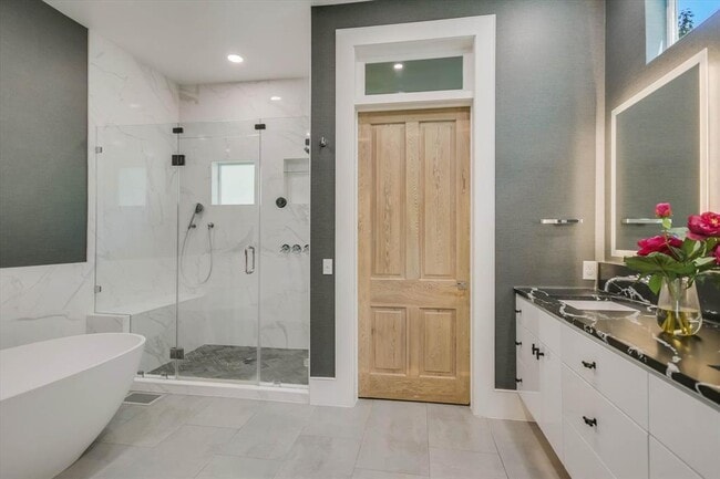 Building Photo - 4914 Rollingwood Dr