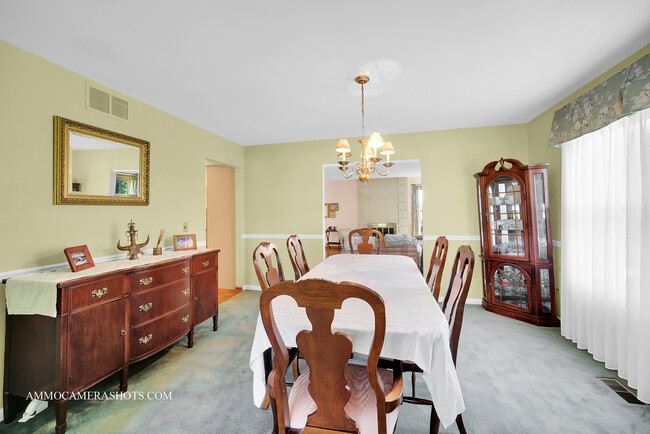 Building Photo - 2344 Appleby Dr