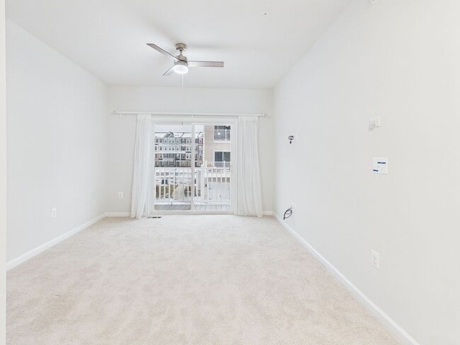 Building Photo - 640 Brookwood Glen Terrace