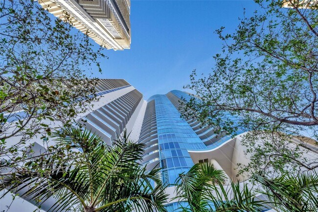 Building Photo - 333 Las Olas Way