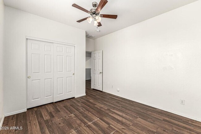 Building Photo - 8760 W Augusta Ave