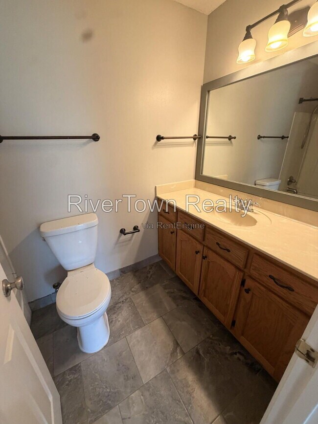 Building Photo - 10570 Pecan View Dr