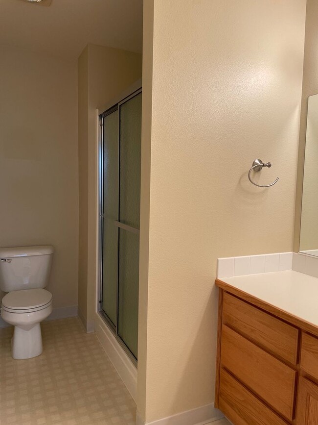 Building Photo - Beautiful and Well Maintained 2 Bed and 2....