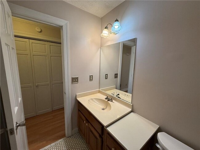 Building Photo - 3209 Henderson Walk