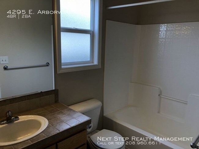 Building Photo - 4 Bed plus Office in Columbia Village