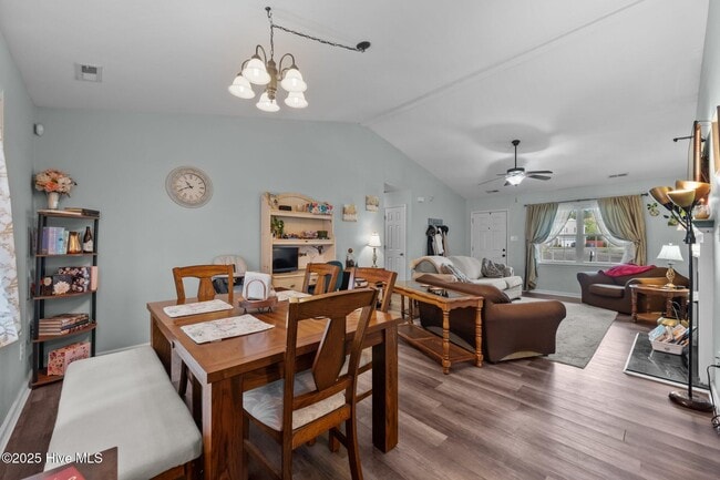 Building Photo - 1006 Hollyfield Ct