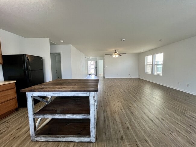 Building Photo - 202 Sagebrook Dr