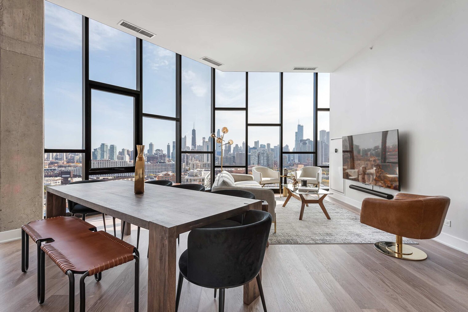 Building Photo - 730 N Milwaukee Ave