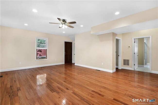 Building Photo - 109 Olive St