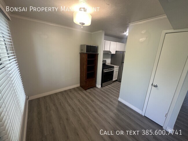 Building Photo - 436 S 550 E