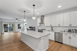 Building Photo - 3101 Govalle Ave