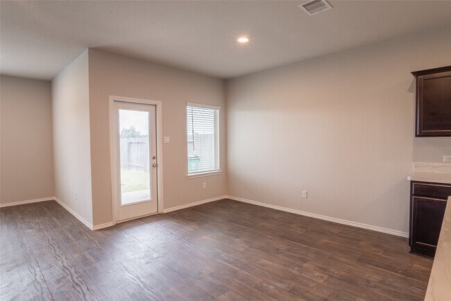 Building Photo - 21003 Seneca Willow Wy