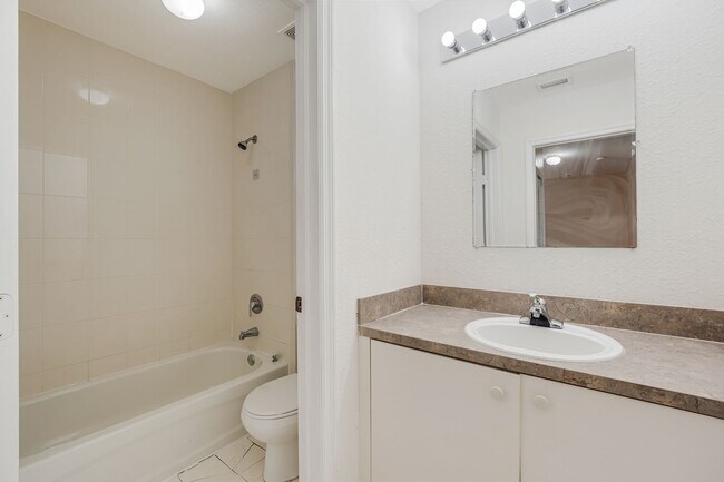 Building Photo - Beautiful 3-bedroom, 2.5-bath two-story townhouse in a well managed community