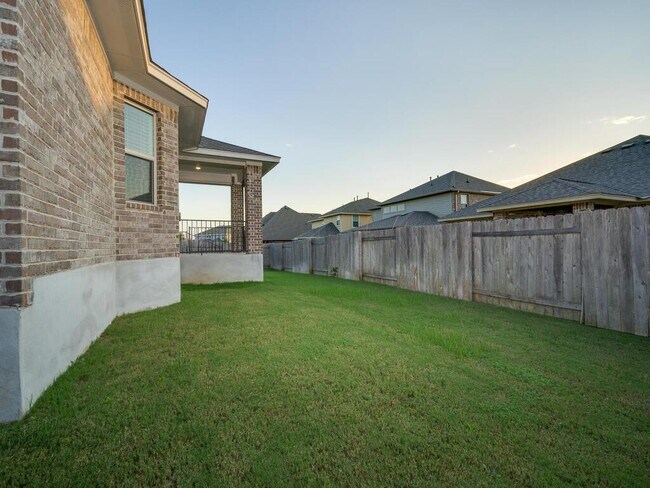 Building Photo - 2905 Coral Valley Dr