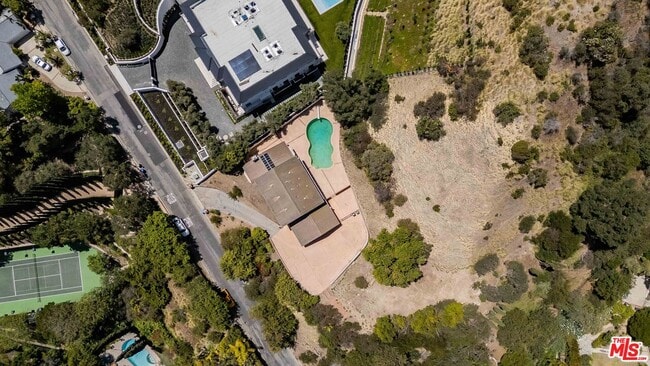 Building Photo - 1181 Somera Rd