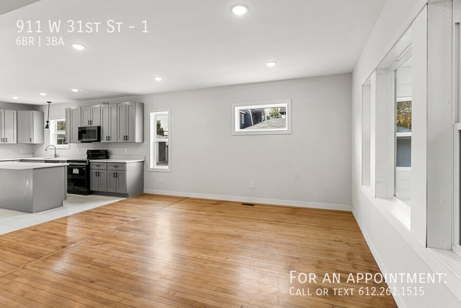 Building Photo - 911 W 31st St