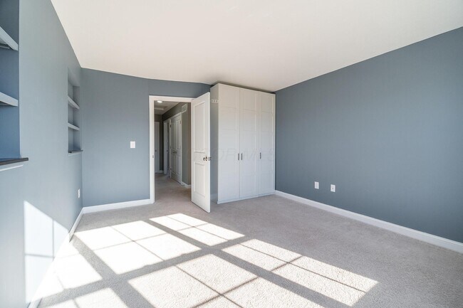 Building Photo - 4032 Stonehill Wy