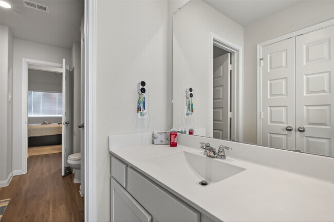 Building Photo - 3025 Waxwing Dr