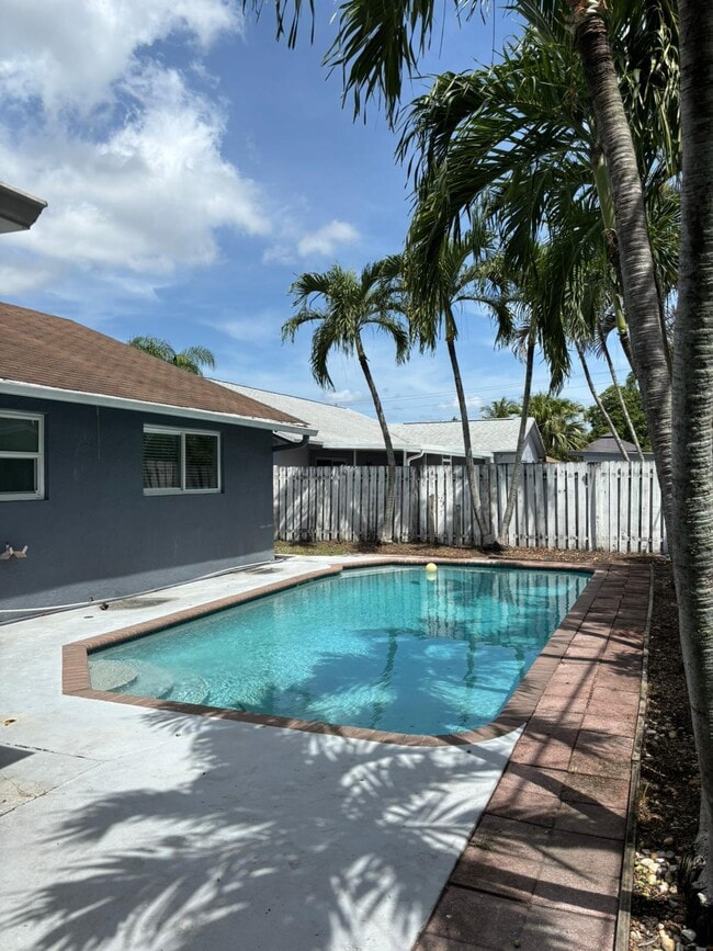 Building Photo - 4930 NW 85th Terrace