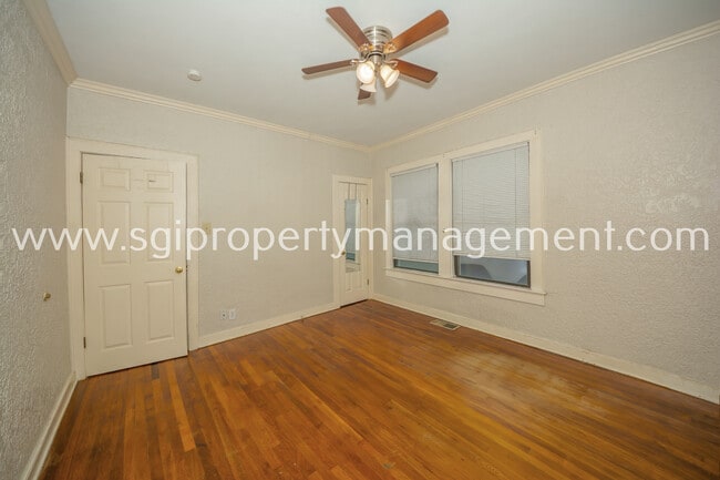 Building Photo - 902 S Oak Cliff Blvd