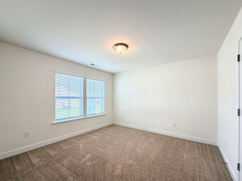 Building Photo - 563 Whitley Ridge Dr