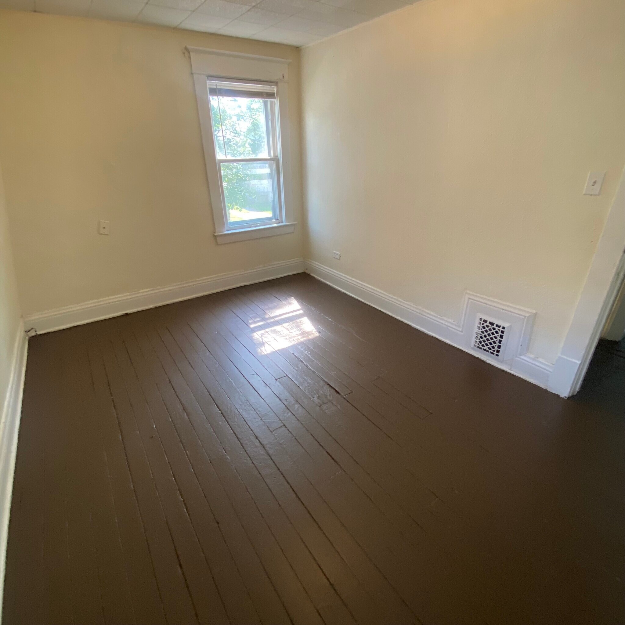 Building Photo - 222 Lathrop St
