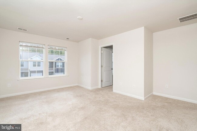 Building Photo - 59 Peregrine Way