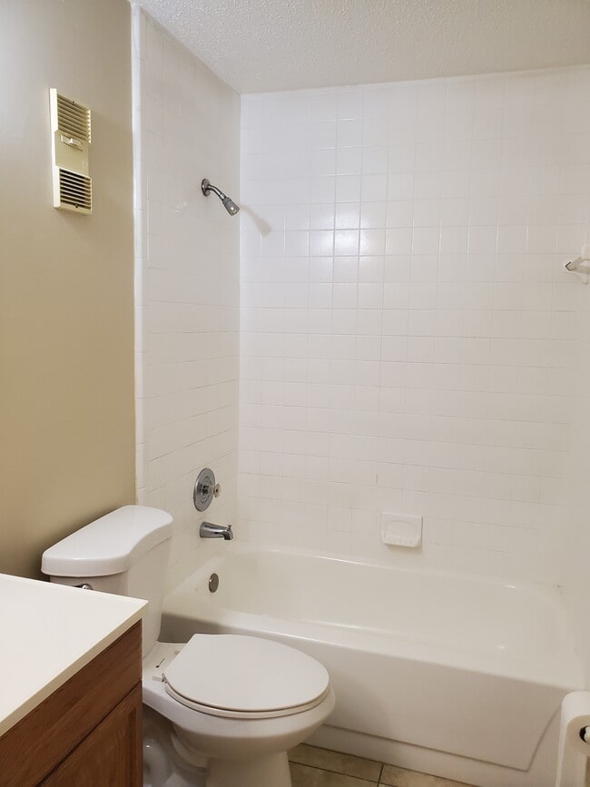 Building Photo - 836 Stonybrook Cir