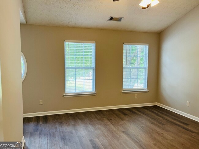 Building Photo - 4014 Carisbrook Dr