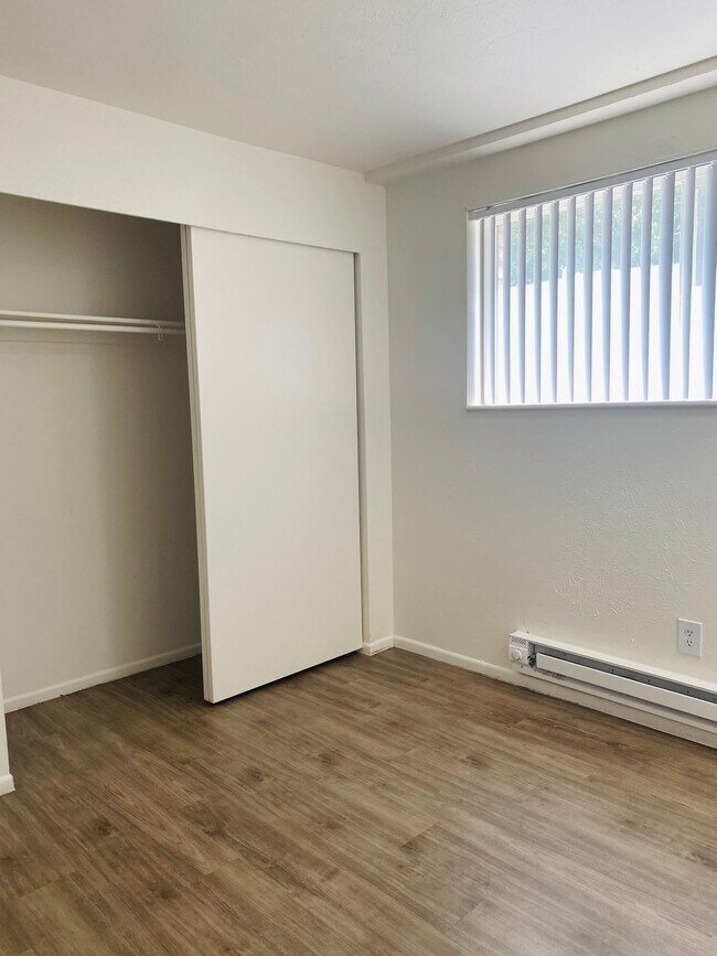 Building Photo - 250 S 900 E