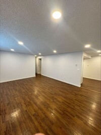 Building Photo - Charming 2 bedroom 1 bath duplex in Puyall...