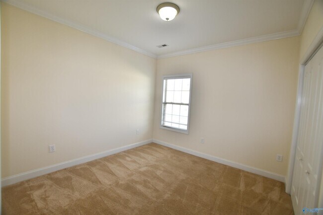 Building Photo - 115 Sage Willow Dr SW
