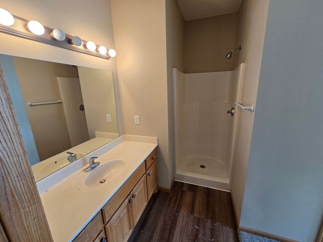 Building Photo - Remodeled Monticello MN Townhouse