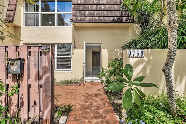 Building Photo - 3750 SW 60th Terrace