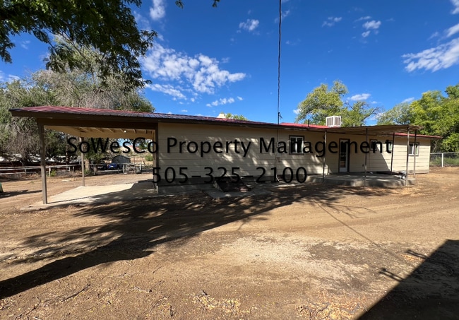 Building Photo - Gorgeous Home on almost an acre