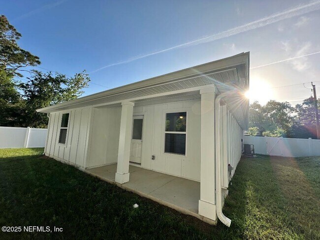 Building Photo - 455 S Volusia St