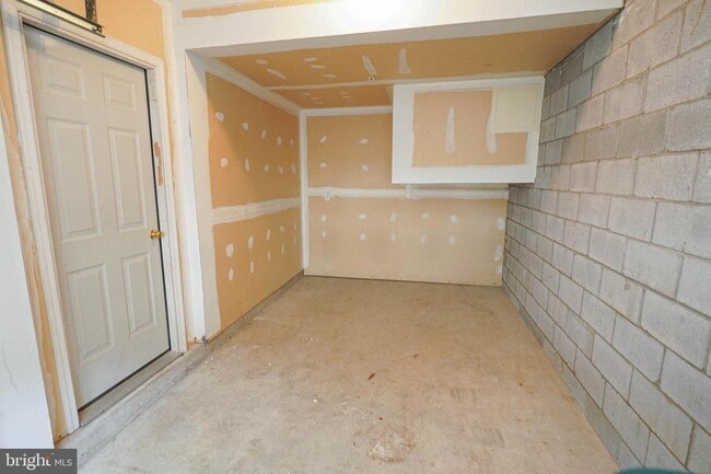 Building Photo - 38116 E Chester Ln