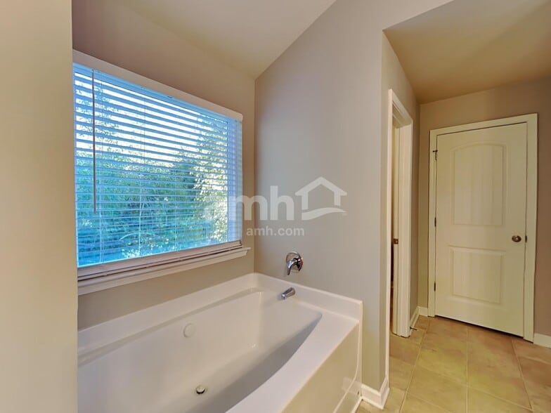 Building Photo - 1276 Key Manor Ln