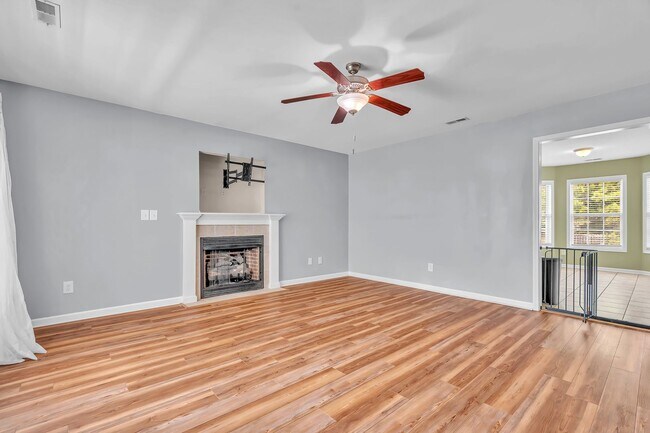 Building Photo - 477 Sand Ridge Rd