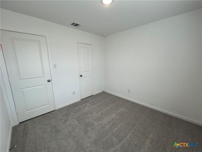 Building Photo - 534 Chevre Rd