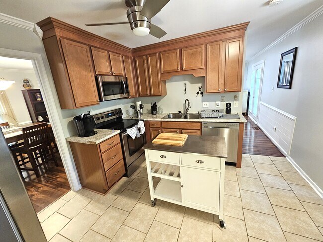 Building Photo - 10824 Drayton Rd