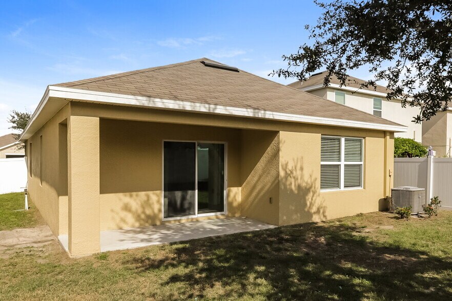 Building Photo - 10529 Whispering Hammock Dr