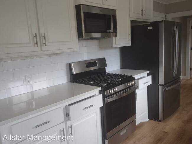 Building Photo - 3 br, 2.5 bath House - 1038 Cedarhill Drive