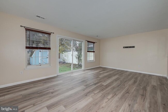 Building Photo - 5 Ford Ln