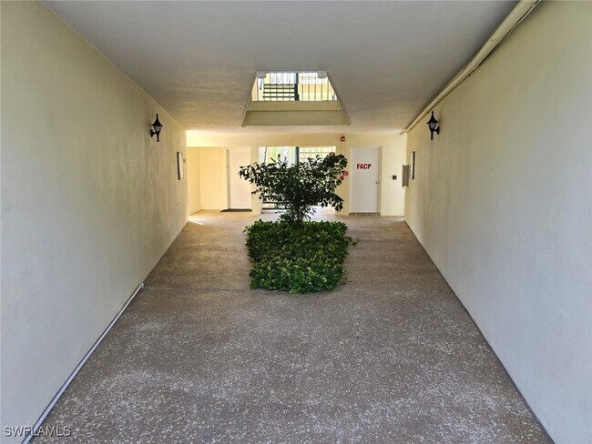 Building Photo - 13511 Stratford Pl Cir