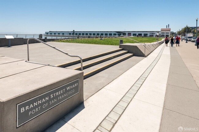 Building Photo - 200 Brannan St