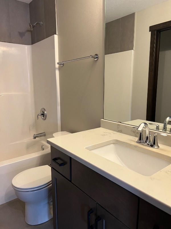 Building Photo - 622 15th Ave NE