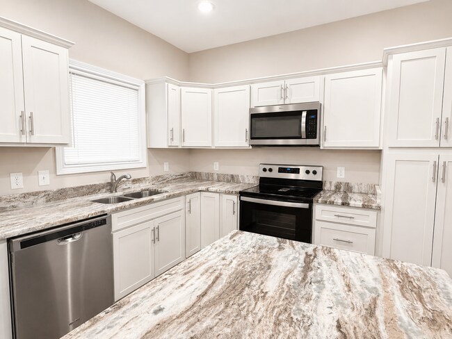 Building Photo - 547 Southern Cross Dr
