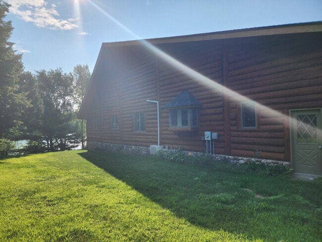 Building Photo - 908 S 48th Ave