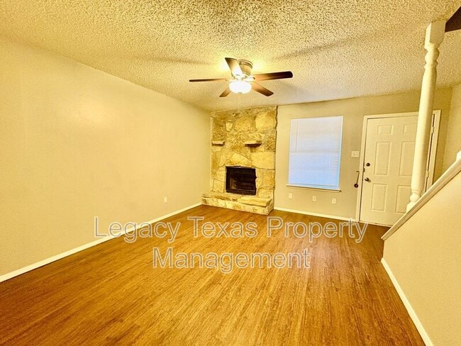 Building Photo - 1407 Courtney Pl